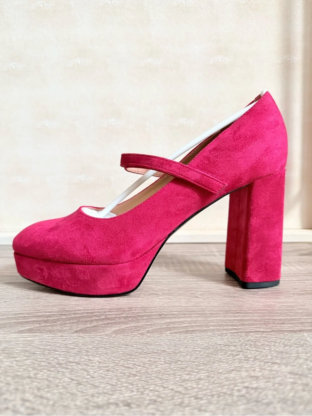 New in Box Marc Fisher Nicoly Pump in Red Suede sz 9.5